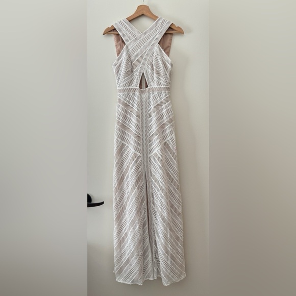 BCBGMaxAzria Dresses & Skirts - BCBGMaxAzria White Lace Maxi Dress